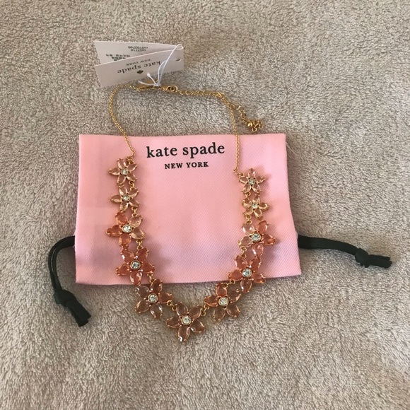 Kate Spade bed of roses necklace - Picture 4 of 4